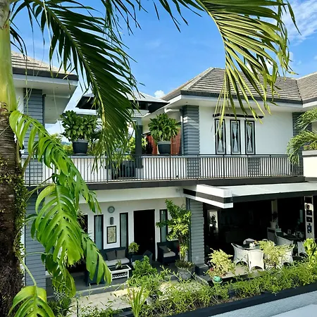 Villa Rumah Putih Abu Abu Senggigi Exterior photo