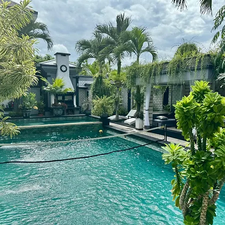 Villa Rumah Putih Abu Abu Senggigi Exterior photo