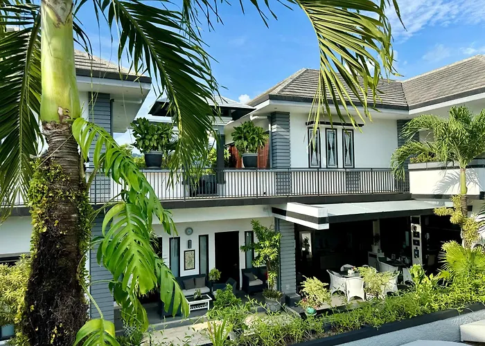 Villa Rumah Putih Abu Abu