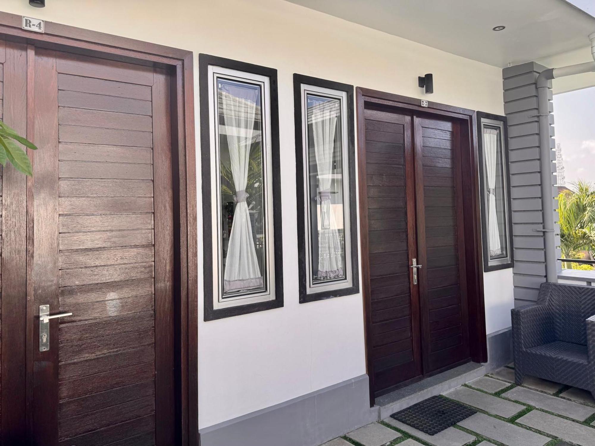 Rumah Putih Abu Abu * Senggigi