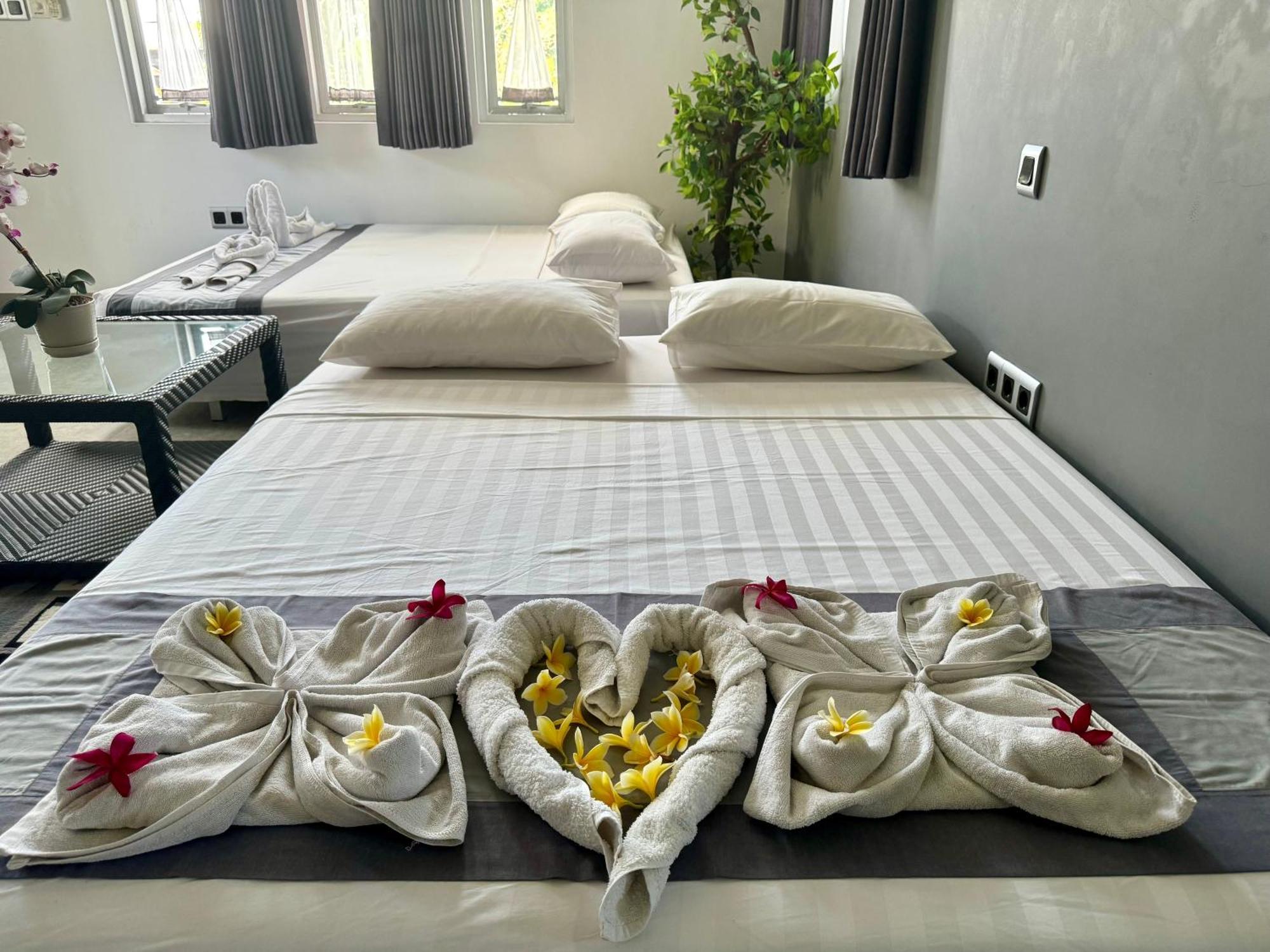 Rumah Putih Abu Abu Homestay Senggigi