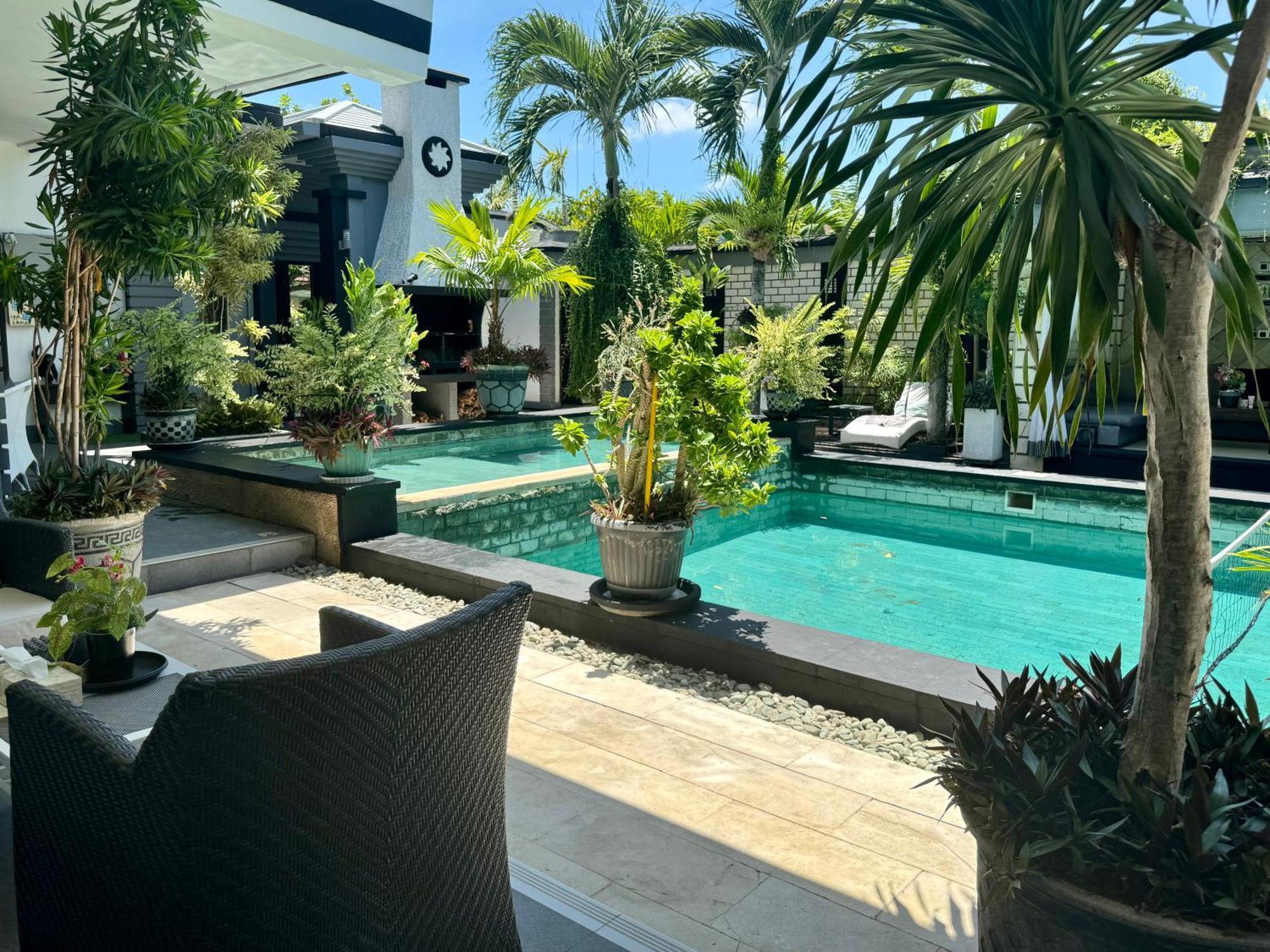 Homestay Rumah Putih Abu Abu Senggigi