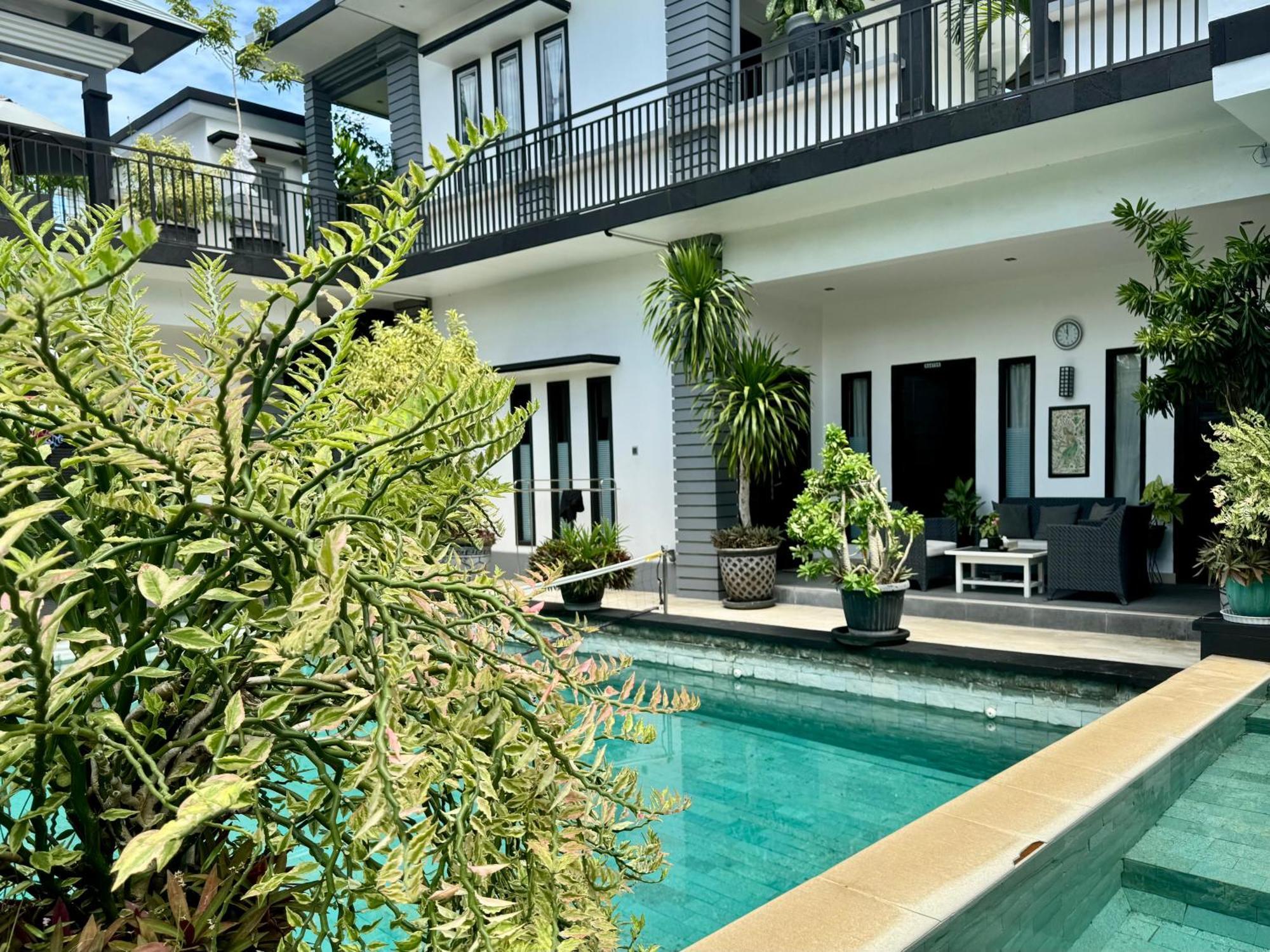 Homestay Rumah Putih Abu Abu