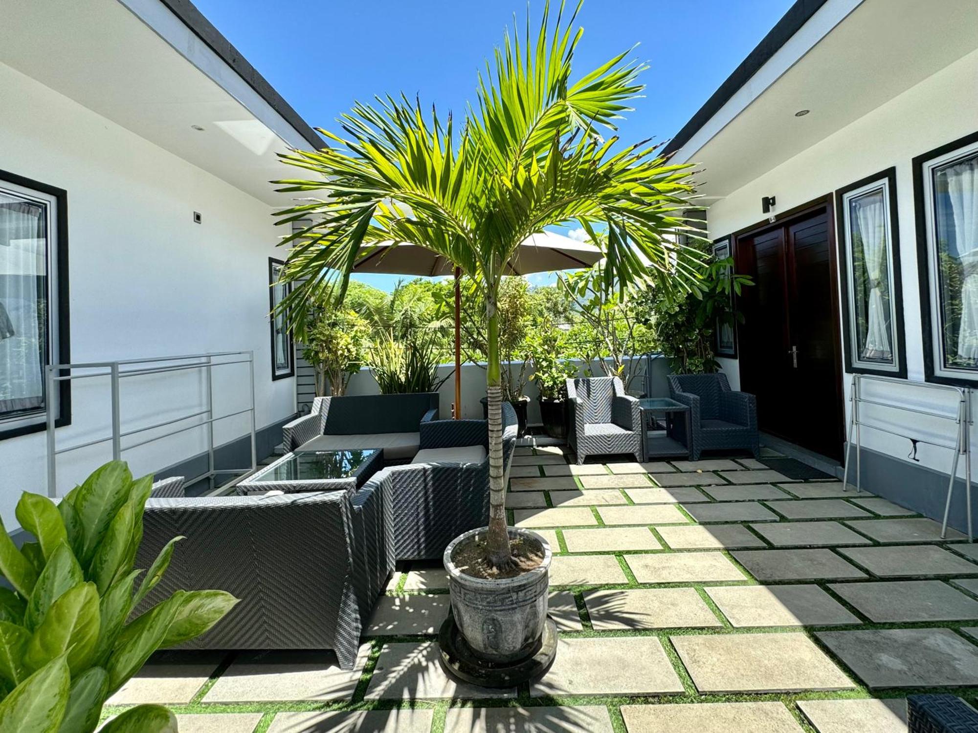Homestay Rumah Putih Abu Abu Senggigi