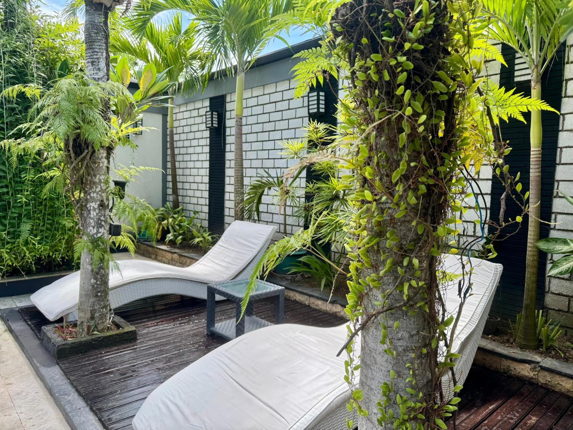 Rumah Putih Abu Abu Homestay Senggigi