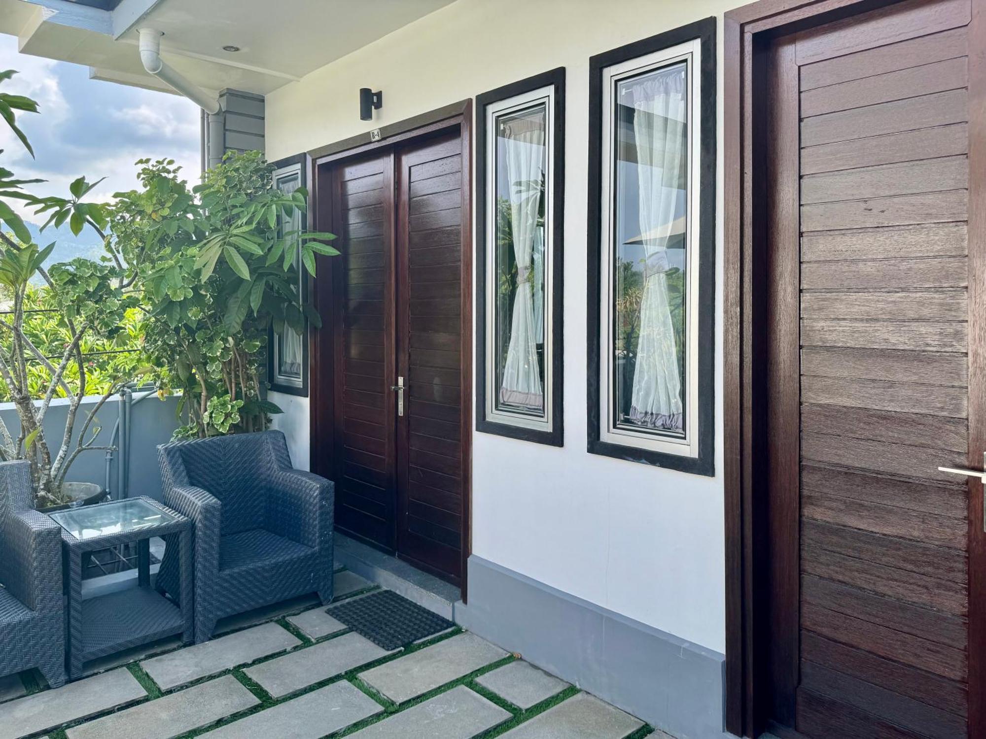Homestay Rumah Putih Abu Abu Senggigi